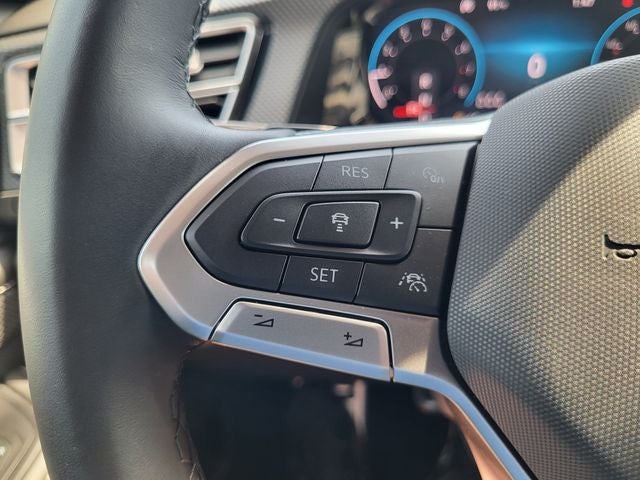 2024 Volkswagen Atlas Cross Sport 2.0T SEL R-Line