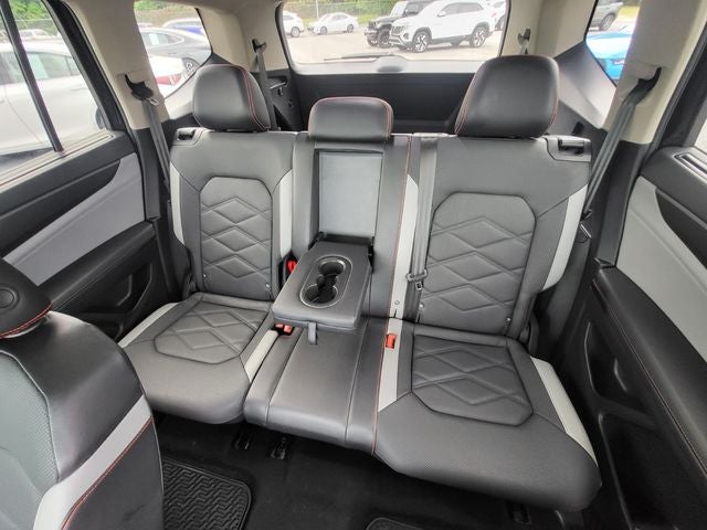 2024 Volkswagen Atlas 2.0T Peak Edition SE w/Technology