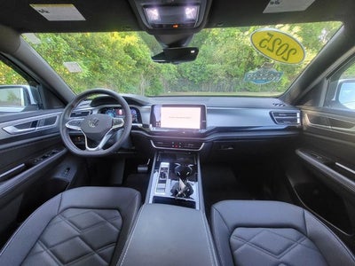 2025 Volkswagen Atlas Cross Sport 2.0T SE w/Technology