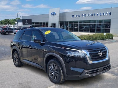 2022 Nissan Pathfinder SV