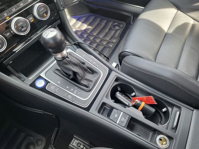 2017 Volkswagen Golf R DCC & Navigation 4Motion