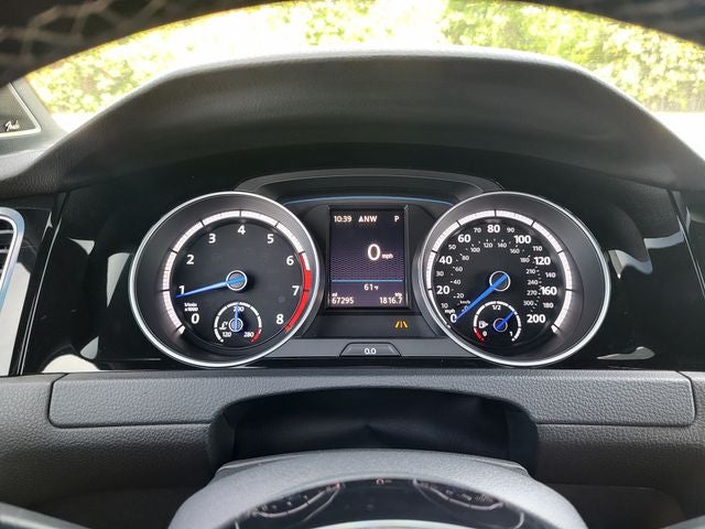 2017 Volkswagen Golf R DCC & Navigation 4Motion