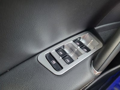 2017 Volkswagen Golf R DCC & Navigation 4Motion